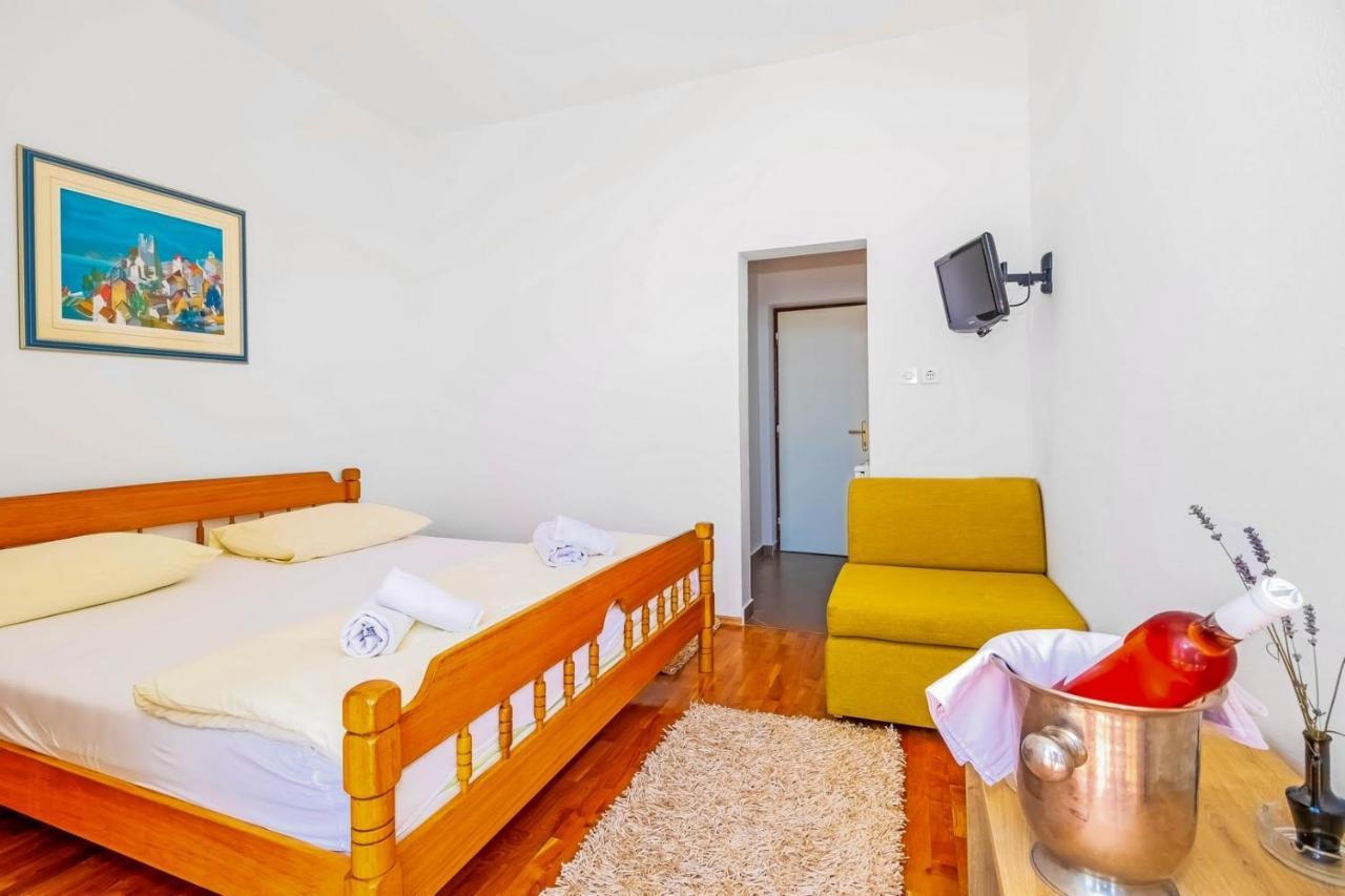 Rooms And Restaurant Danica Povile Exterior foto